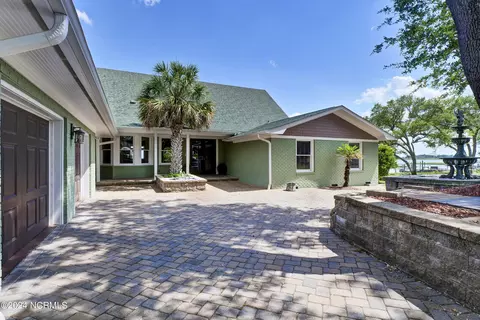 Exterior - 336 Olde Point Loop, Hampstead, NC 28443 photo 4 of 21