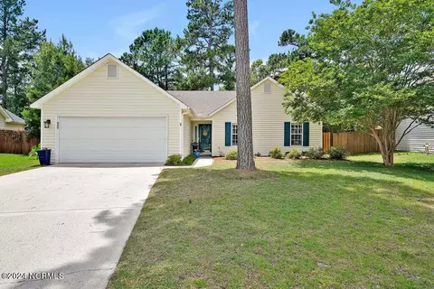 1021 Winterberry Cir, Leland, NC 28451