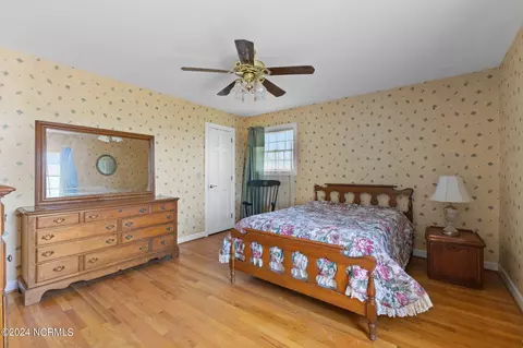 Bedroom - 116 Tripzend Lndg, Davis, NC 28524 photo 3 of 6