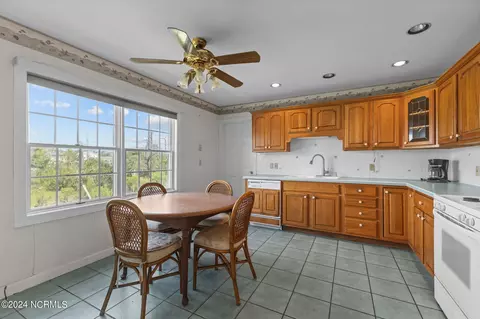 Kitchen - 116 Tripzend Lndg, Davis, NC 28524 photo 1 of 4