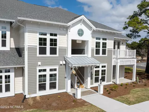 2537 St James Dr SE #1106, Southport, NC 28461