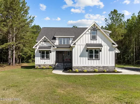 40 Black Feather Ln, Youngsville, NC 27596