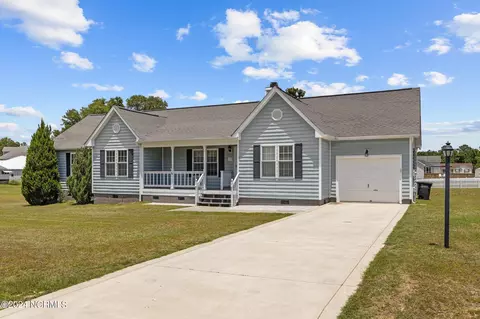 138 Deepwater Dr, Stella, NC 28582