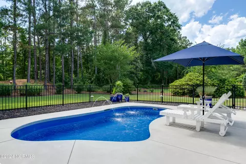 Exterior - 237 October Glory Dr, Wallace, NC 28466 photo 6 of 12