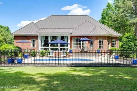 Exterior - 237 October Glory Dr, Wallace, NC 28466 photo 5 of 12