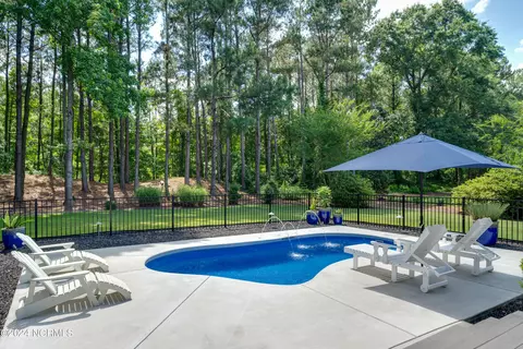 Exterior - 237 October Glory Dr, Wallace, NC 28466 photo 7 of 12