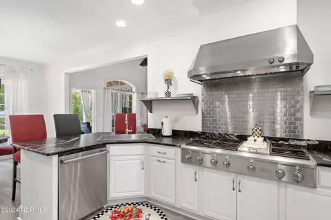 Kitchen - 237 October Glory Dr, Wallace, NC 28466 photo 7 of 7
