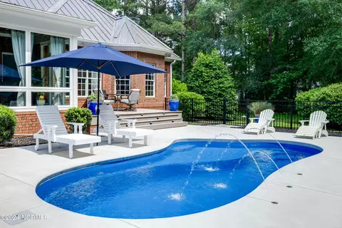 Exterior - 237 October Glory Dr, Wallace, NC 28466 photo 4 of 12