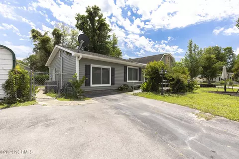 113 Cedar Creek Dr, Jacksonville, NC 28540