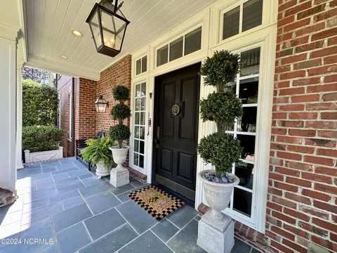 Exterior - 70 Cypress Point Dr, Pinehurst, NC 28374 photo 2 of 48