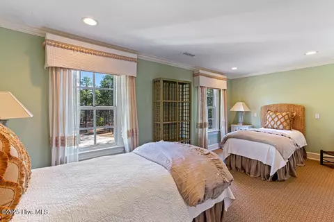 Bedroom - 70 Cypress Point Dr, Pinehurst, NC 28374 photo 8 of 11