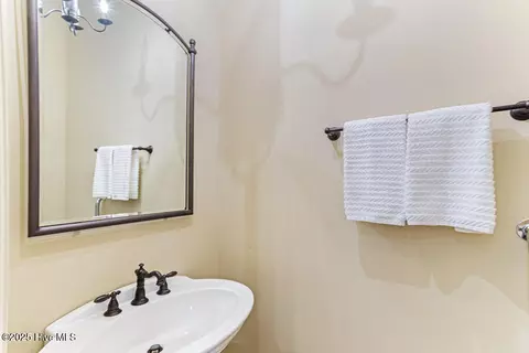 Bath - 70 Cypress Point Dr, Pinehurst, NC 28374 photo 2 of 15