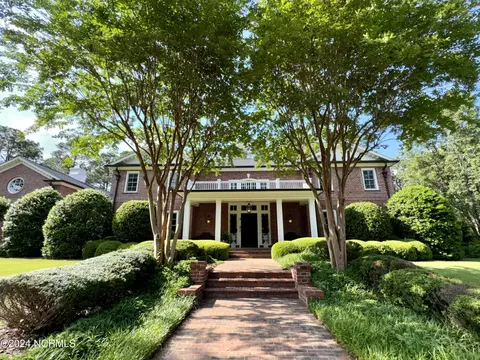 70 Cypress Point Dr, Pinehurst, NC 28374