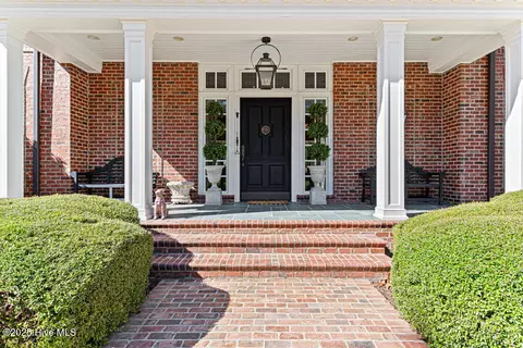 Exterior - 70 Cypress Point Dr, Pinehurst, NC 28374 photo 5 of 48