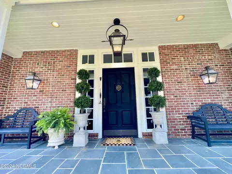Exterior - 70 Cypress Point Dr, Pinehurst, NC 28374 photo 4 of 48