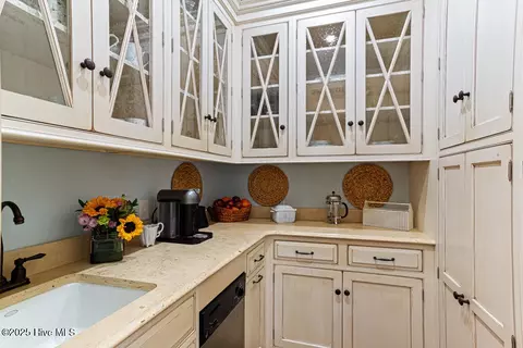 Kitchen - 70 Cypress Point Dr, Pinehurst, NC 28374 photo 5 of 6