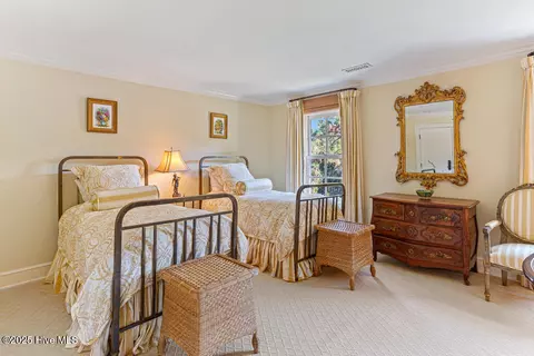 Bedroom - 70 Cypress Point Dr, Pinehurst, NC 28374 photo 4 of 11
