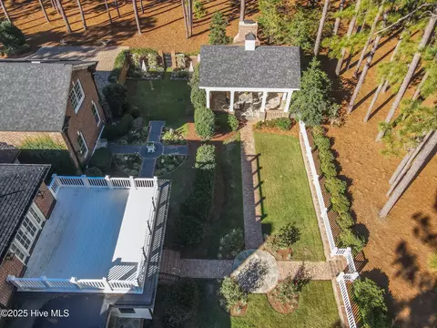 Exterior - 70 Cypress Point Dr, Pinehurst, NC 28374 photo 45 of 48