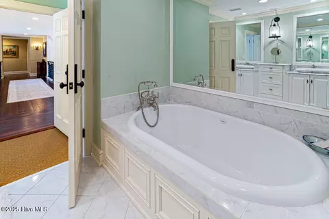 Bath - 70 Cypress Point Dr, Pinehurst, NC 28374 photo 14 of 15