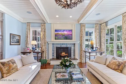 Living - 70 Cypress Point Dr, Pinehurst, NC 28374 photo 6 of 8