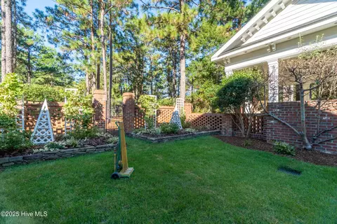 Exterior - 70 Cypress Point Dr, Pinehurst, NC 28374 photo 26 of 48