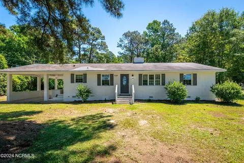 5118 Green Pine Rd, Farmville, NC 27828