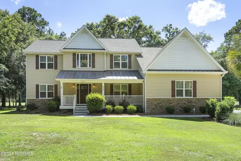 654 Saw Grass Rd, Hampstead, NC 28443