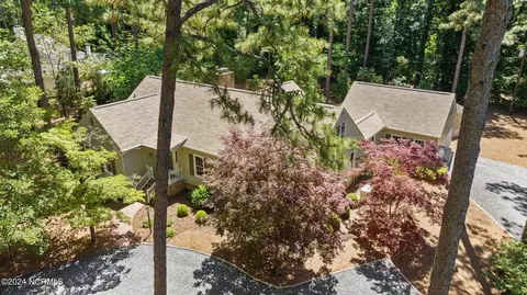 225 S Valley Rd, Southern Pines, NC 28387