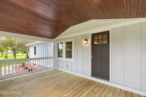 386 Gurganus Rd, Maple Hill, NC 28454