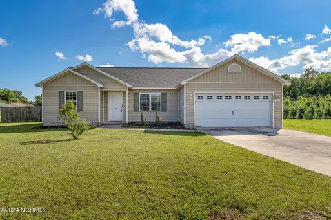301 Reid Ct N, Jacksonville, NC 28540