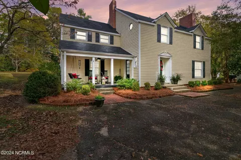 408 Butler Dr, Clinton, NC 28328