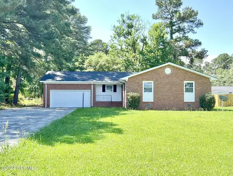 710 W Wards Bridge Rd, Warsaw, NC 28398