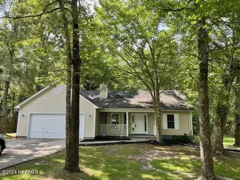 117 Live Oak Dr, Jacksonville, NC 28540