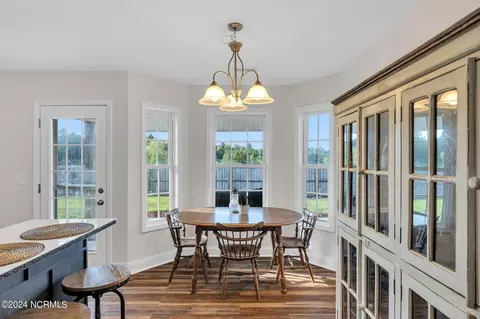 Dining - 653 Hubert Blvd, Hubert, NC 28539 photo 1 of 1