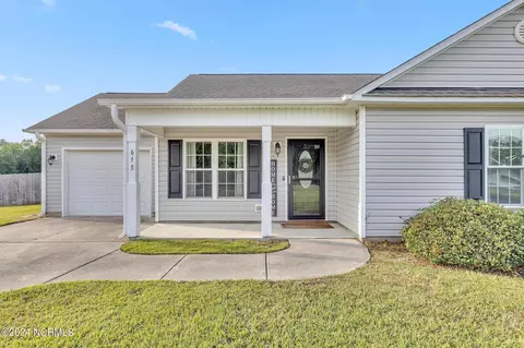 Exterior - 653 Hubert Blvd, Hubert, NC 28539 photo 1 of 3
