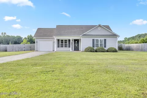 653 Hubert Blvd, Hubert, NC 28539