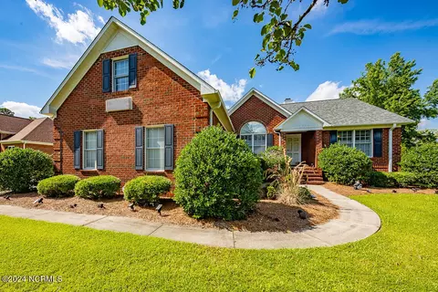 704 Taberna Cir, New Bern, NC 28562