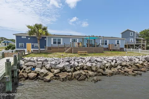 198 Shore Dr, Atlantic Beach, NC 28512
