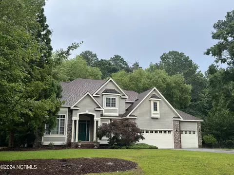 8000 Carnostie Dr, Laurinburg, NC 28352