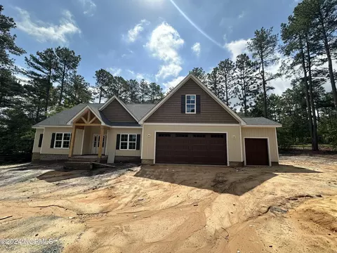 103 Shropshire Ct, West End, NC 27376