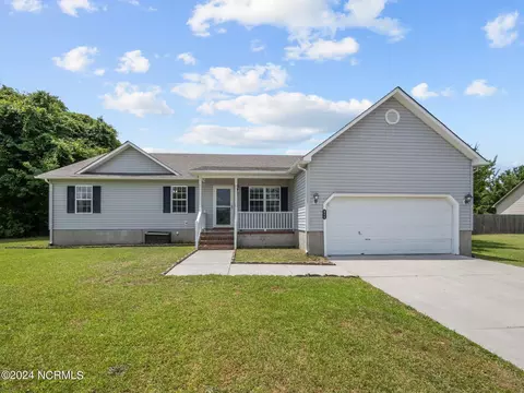 211 Valley Ridge Ln, Jacksonville, NC 28540