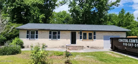 646 Rhodestown Rd, Jacksonville, NC 28540