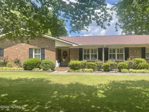 1300 Raleigh Road Pkwy W, Wilson, NC 27896