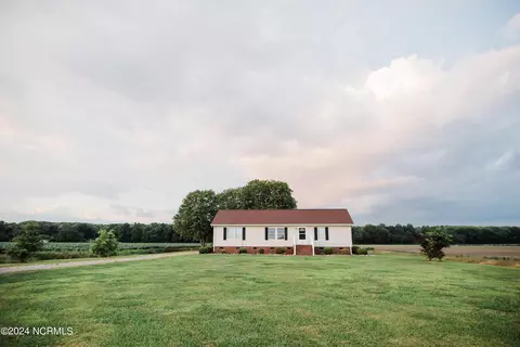 498 Swamp Rd, Hertford, NC 27944