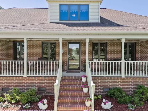 145 Ferry Dock Rd, Knotts Island, NC 27950