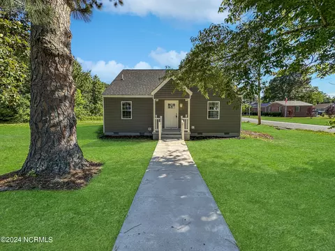 901 Tuscarora Ave, Elizabeth City, NC 27909