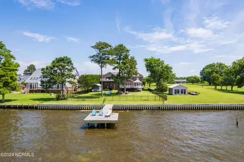 221 Rocky St, Hertford, NC 27944