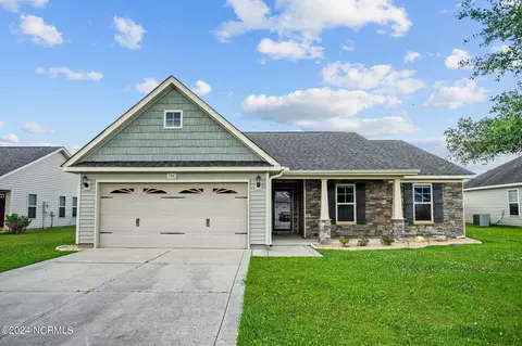 726 Radiant Dr, Jacksonville, NC 28546