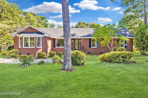 211 Golden Rd, Wilmington, NC 28409