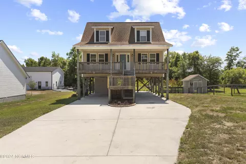 348 Chadwick Acres Rd, Sneads Ferry, NC 28460